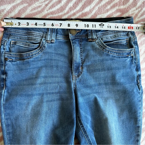 Democracy Ab Technology Mid Rise Stretch Slimming Ankle Jeans Med Wash Sz 12 - Picture 4 of 7